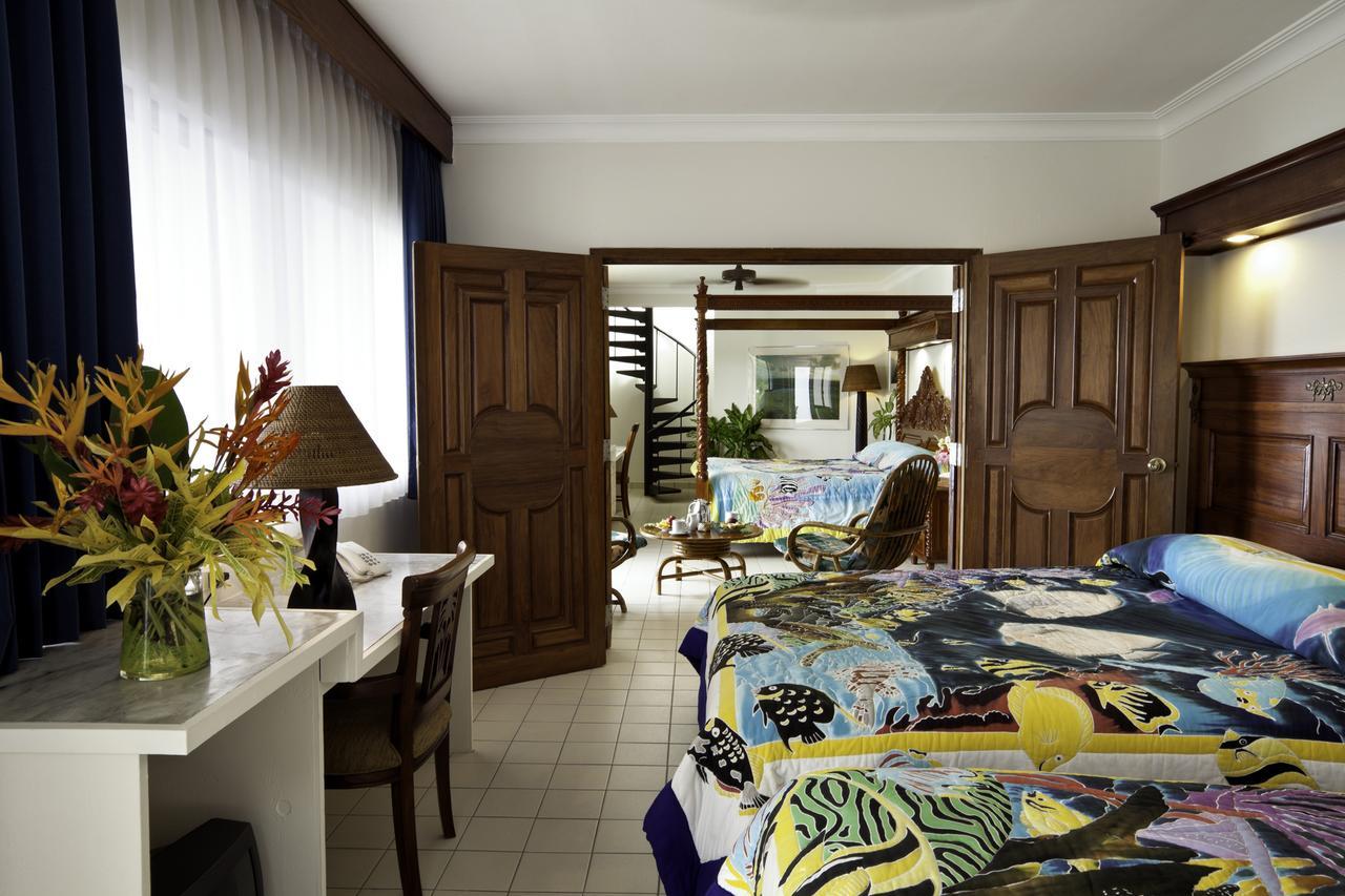 Manta Ray Bay Resort Colonia Exterior foto