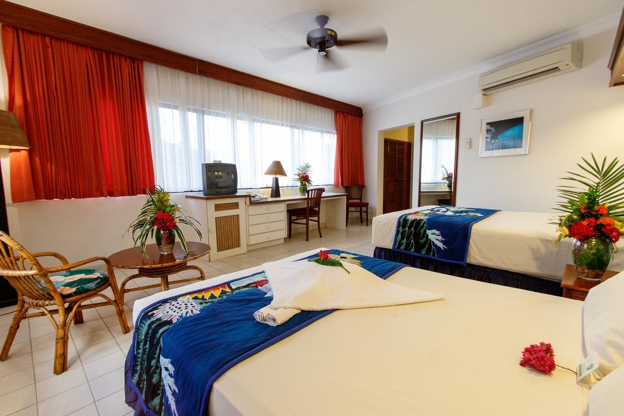 Manta Ray Bay Resort Colonia Exterior foto