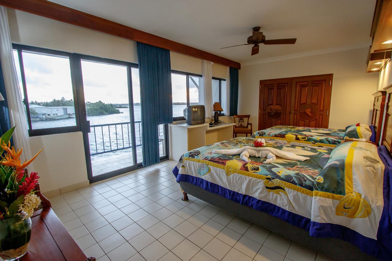 Manta Ray Bay Resort Colonia Exterior foto